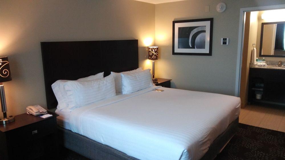 Holiday Inn Express Pittsburgh West - Greentree, An Ihg Hotel Crafton Exterior photo