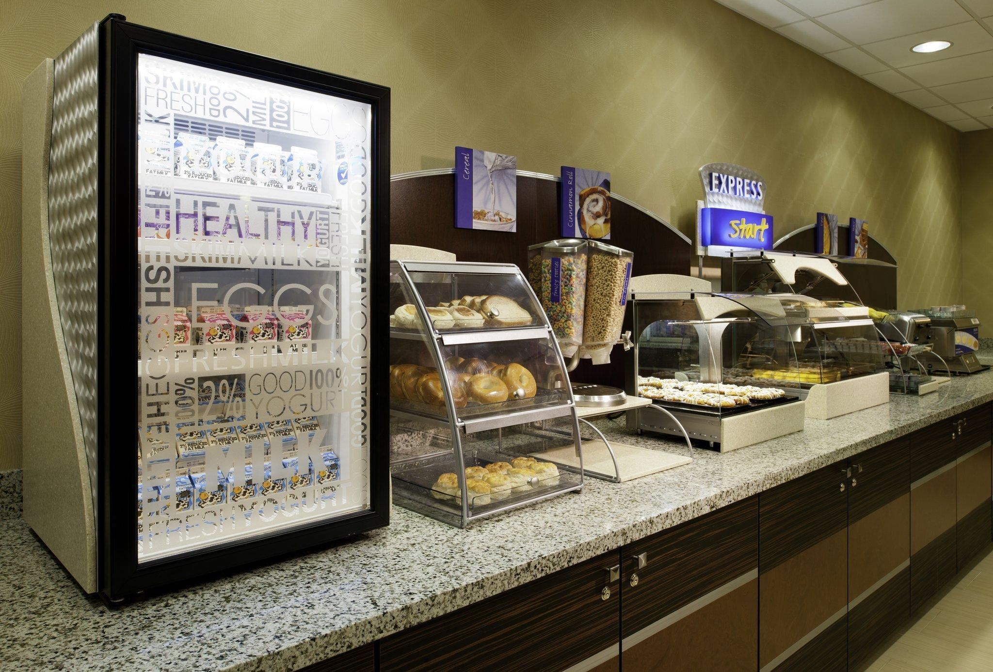 Holiday Inn Express Pittsburgh West - Greentree, An Ihg Hotel Crafton Exterior photo