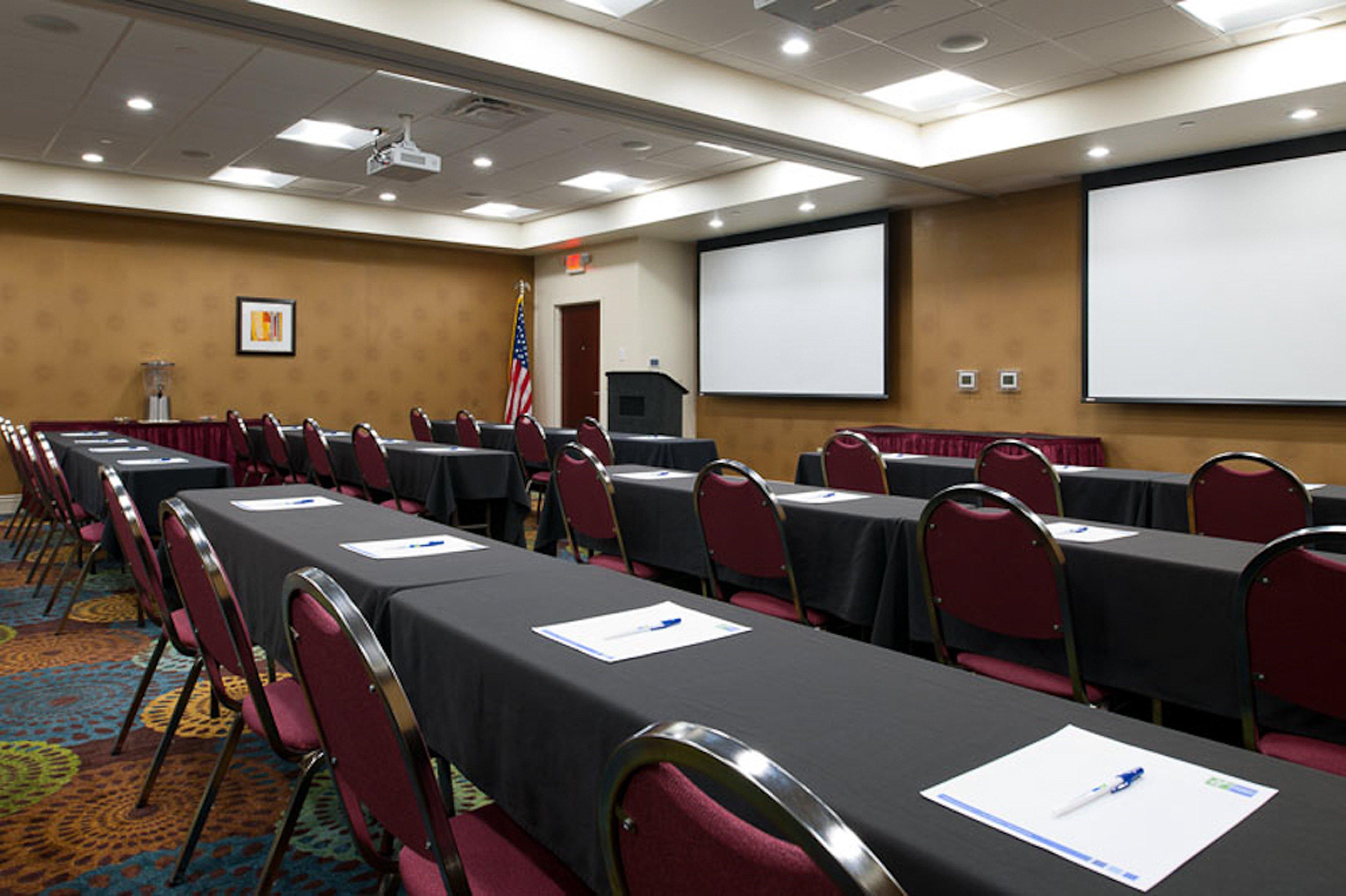 Holiday Inn Express Pittsburgh West - Greentree, An Ihg Hotel Crafton Exterior photo