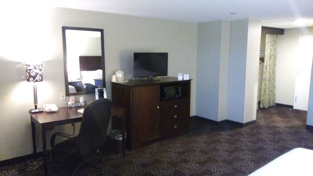 Holiday Inn Express Pittsburgh West - Greentree, An Ihg Hotel Crafton Exterior photo