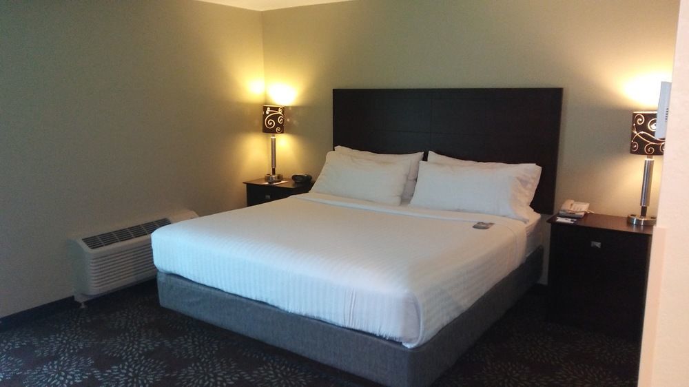 Holiday Inn Express Pittsburgh West - Greentree, An Ihg Hotel Crafton Exterior photo