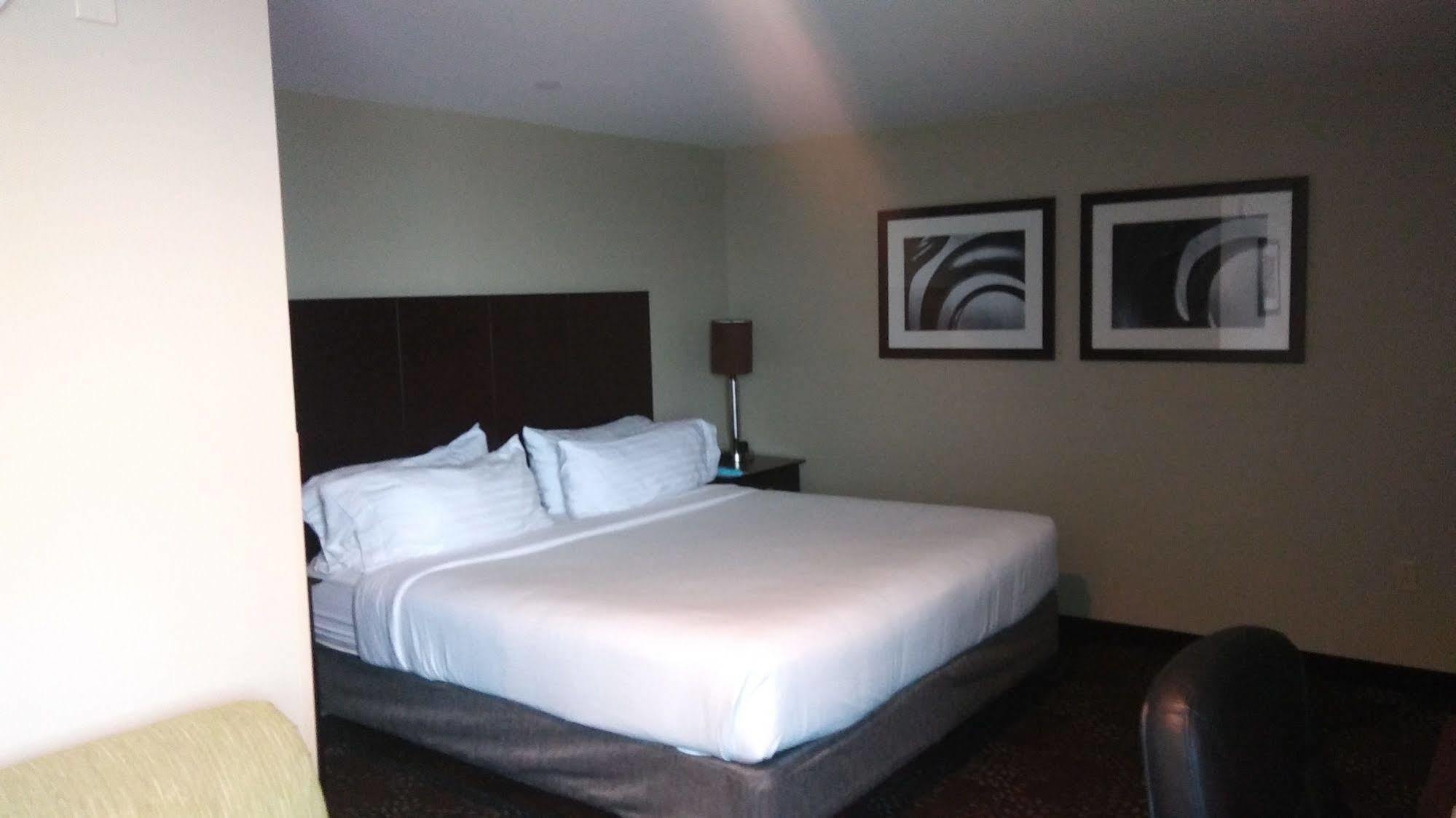 Holiday Inn Express Pittsburgh West - Greentree, An Ihg Hotel Crafton Exterior photo