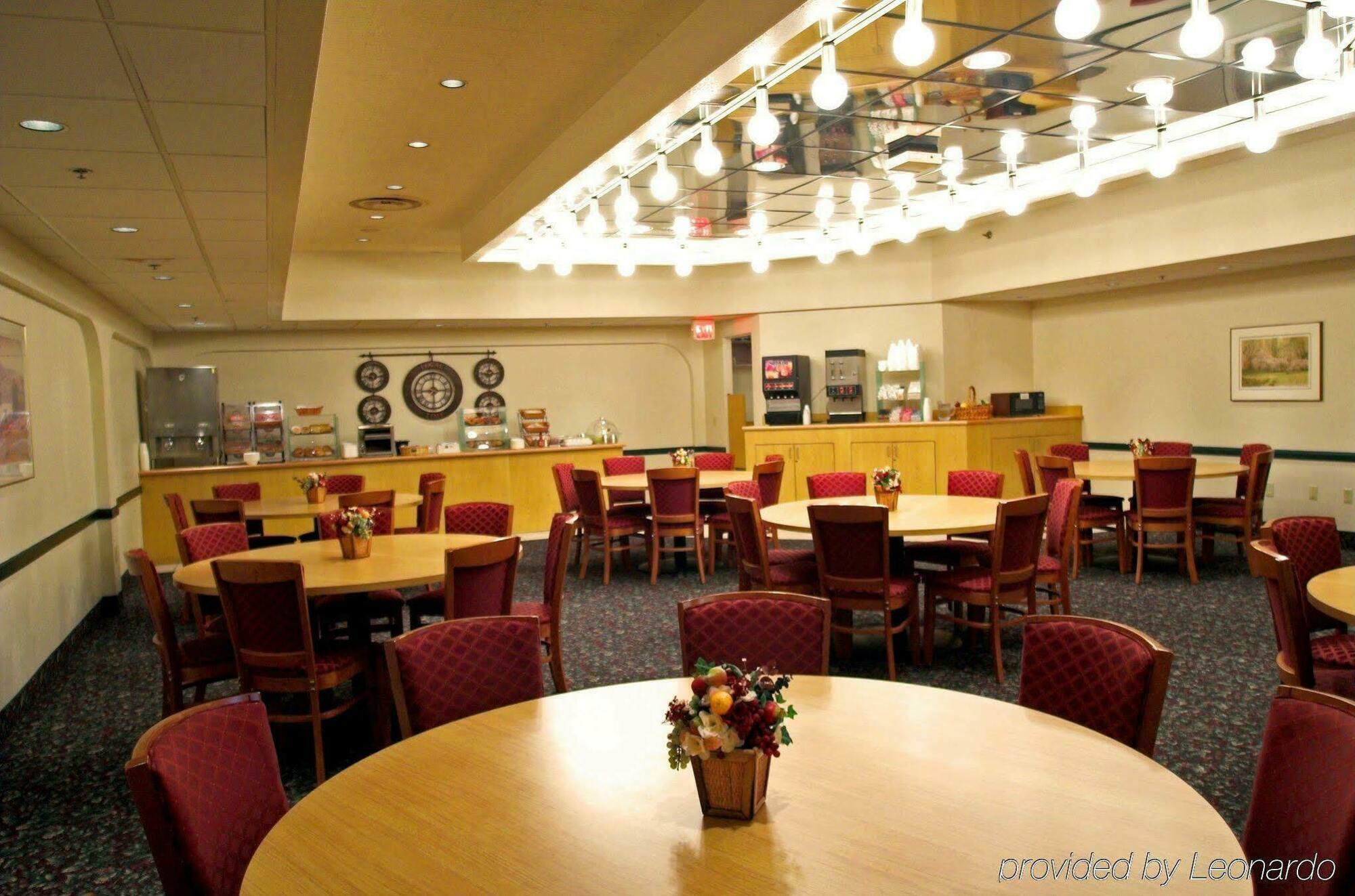Holiday Inn Express Pittsburgh West - Greentree, An Ihg Hotel Crafton Exterior photo